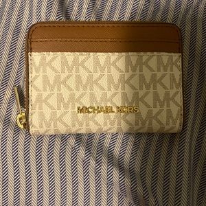 Micheal Kors mini wallet